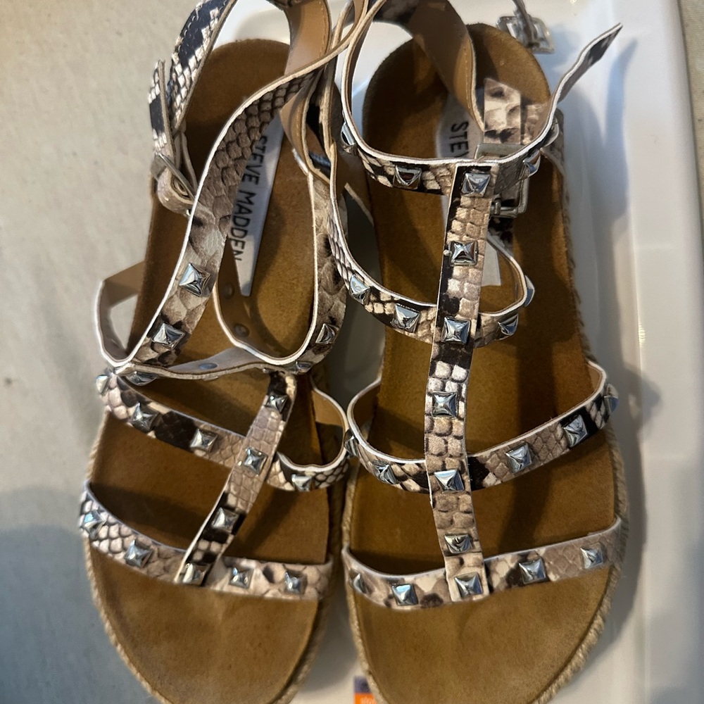 Steve Madden Gray Tan Gladiator Sandals